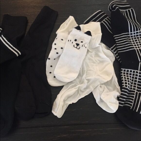 BUNDLE of socks!! (E6) - Picture 1 of 6